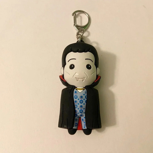 Disney Hocus Pocus Series 2 Keychain Figures  Set of 2 Bus Driver and Dave - Picture 8 of 13